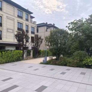 张家口 芝麻白与芝麻白搭配铺装，尺寸1200*600