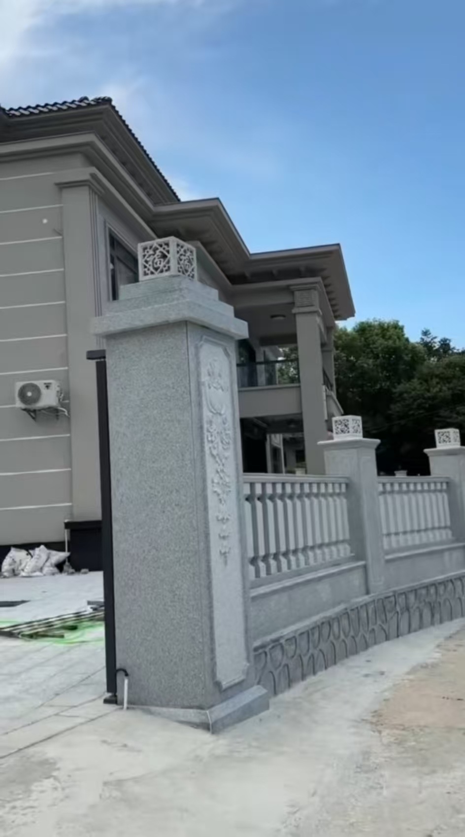 张家口 芝麻白别墅围墙栏杆，私人订制