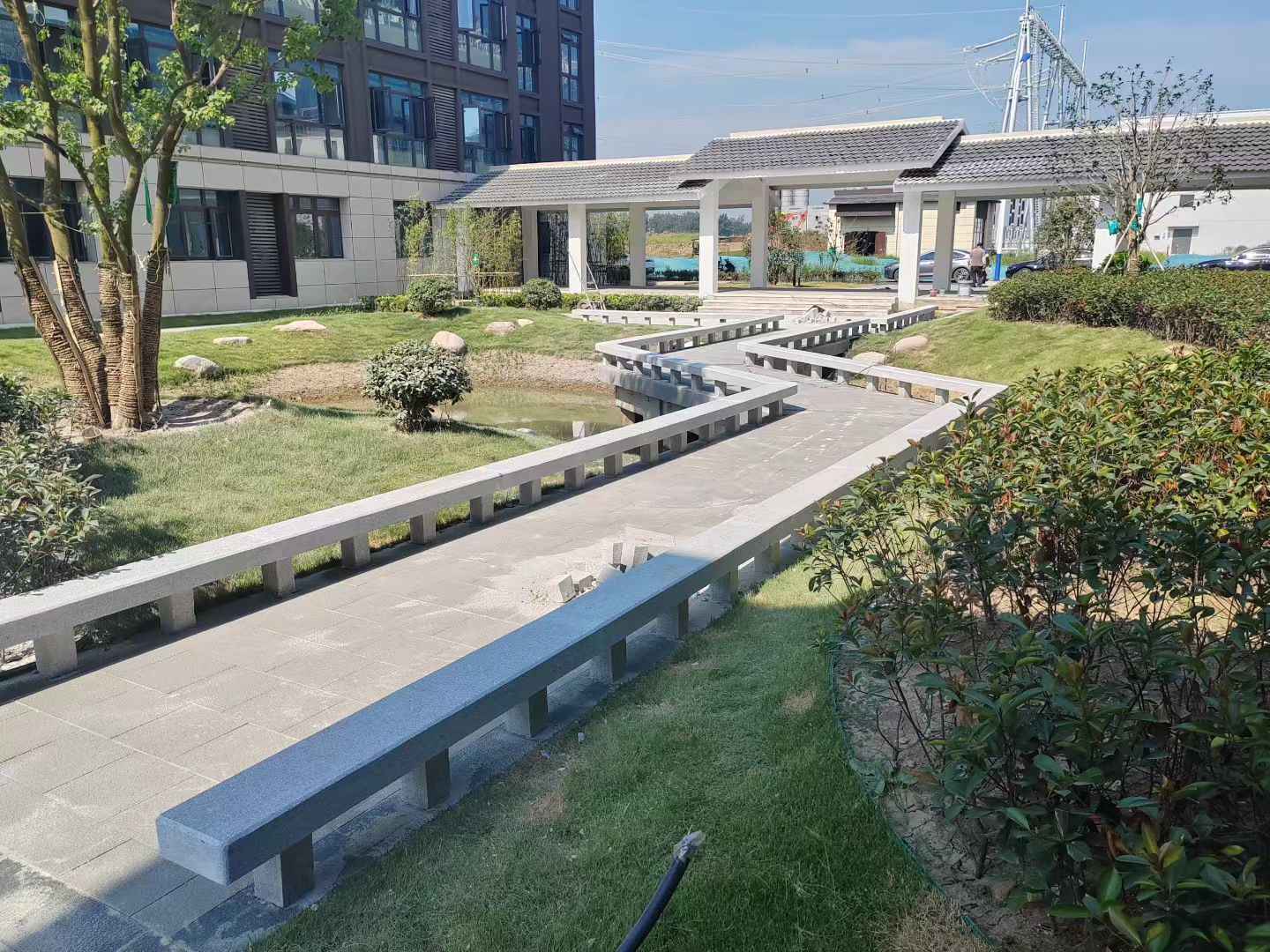 张家口 芝麻灰小区坐凳&栏杆安装效果