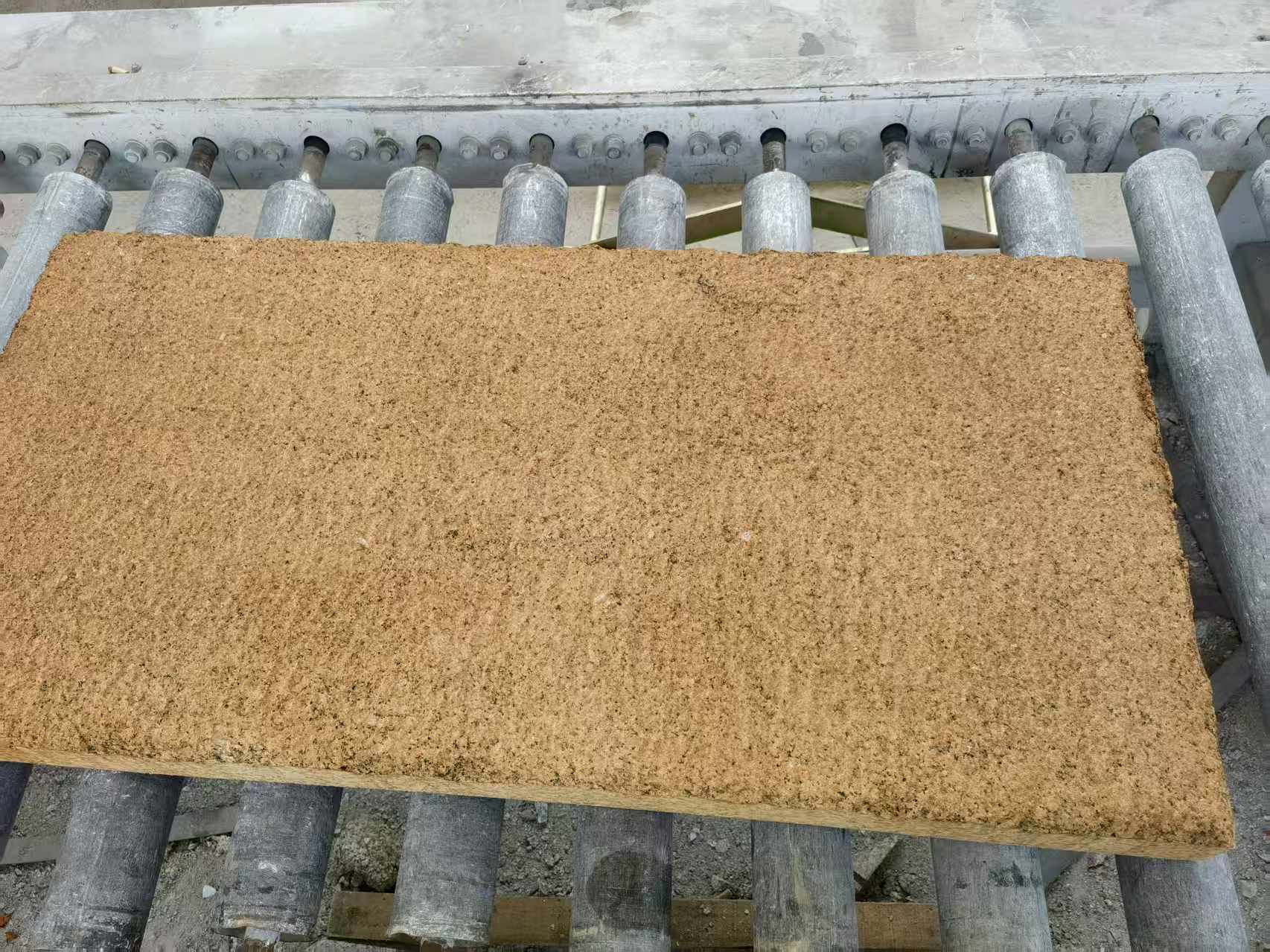 张家口 菠萝面老石板，做旧仿古石，流水线生产加工